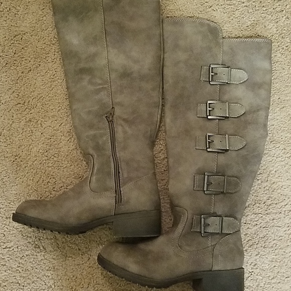 Worn once Madden girl Tall Buckle Boots - Picture 2 of 6